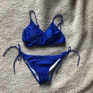 ⭐️Royal blue bikini. Never been worn⭐️
